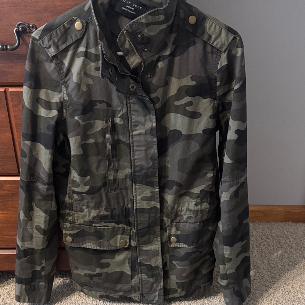 Love Tree Olive Green Camo Utility Jacket